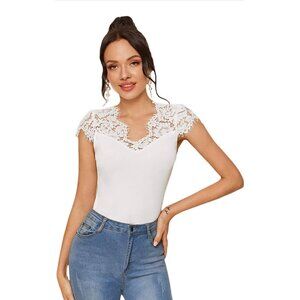 🌸3/$15🌸White Women's Lace Capped Sleeve V-Neck Fitted Blouse sz M